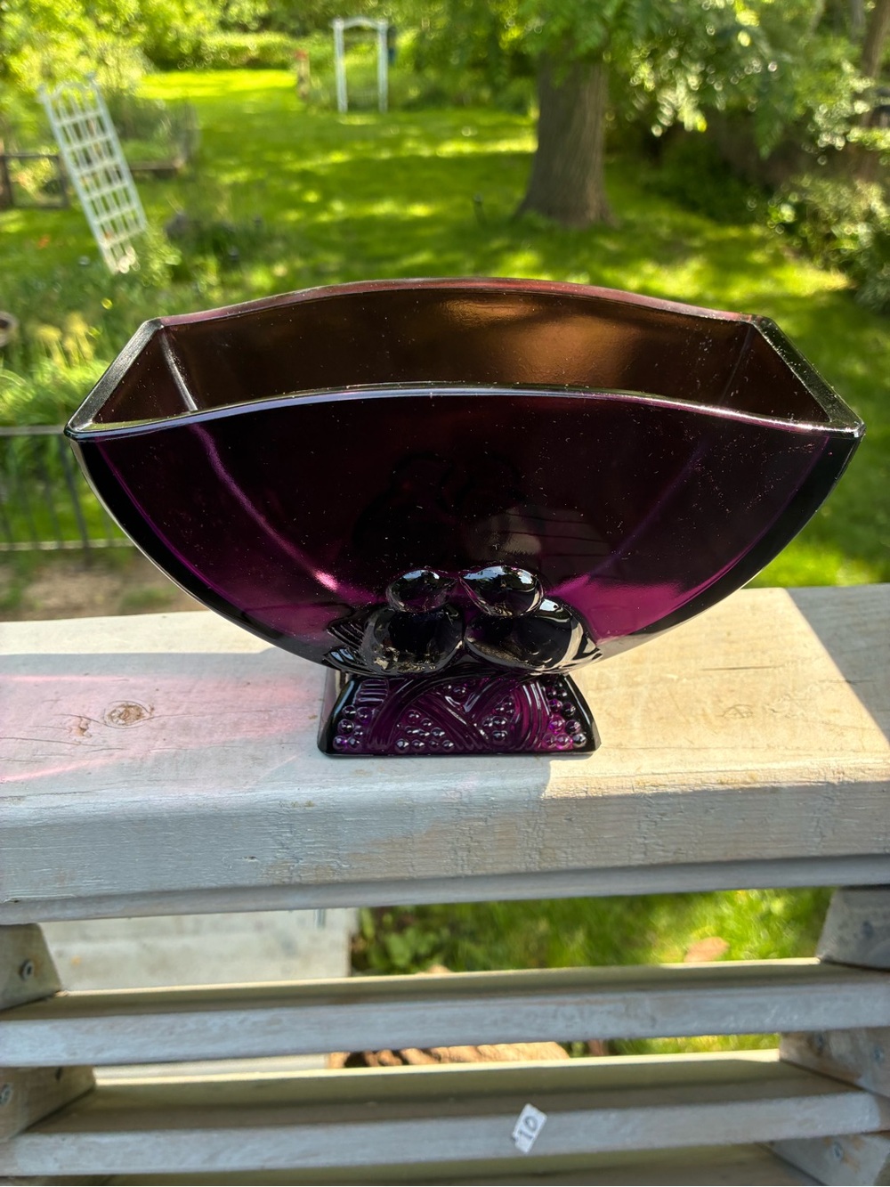 Vintage Fenton Verlys Lovebirds Fan Vase